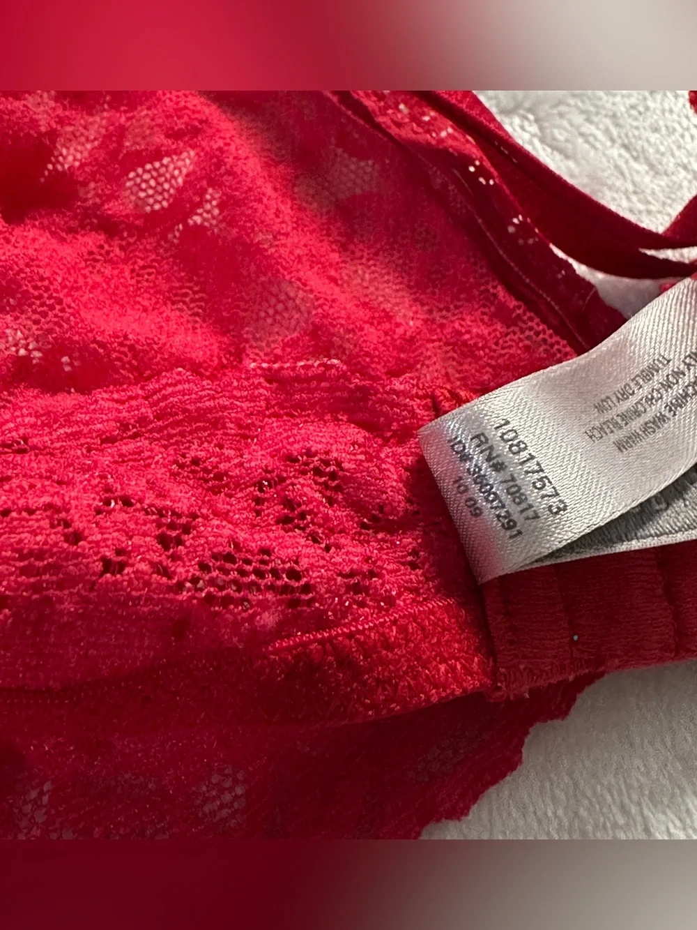 Y2K '09 VICTORIA'S SECRET women's red lace triangle bralette, M. - Picture 5 of 5